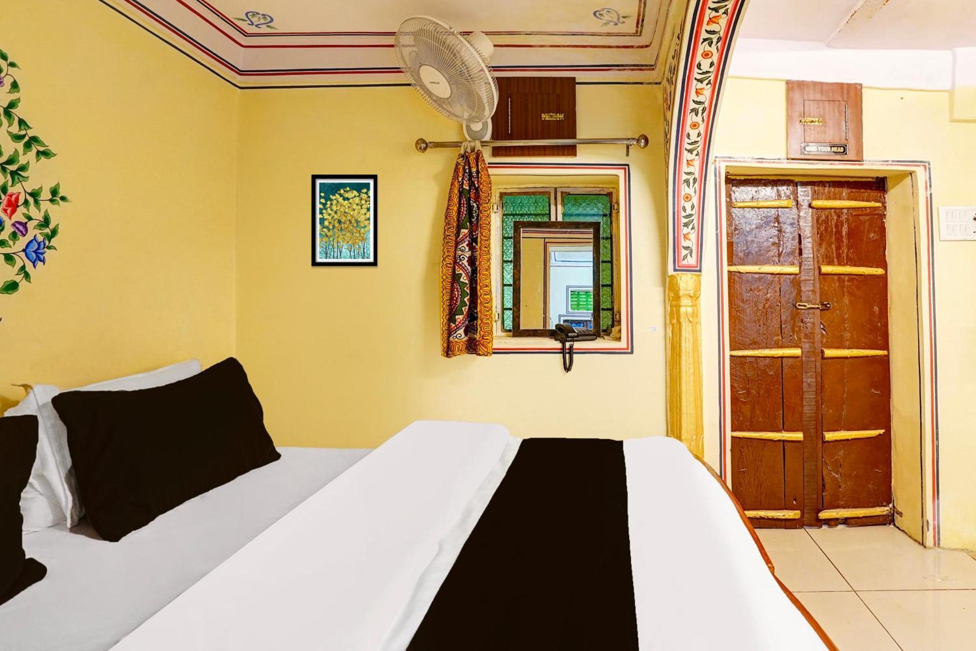 Super Collection O Ramganj Near Hawa Mahal Hotel Jaipur Exterior photo