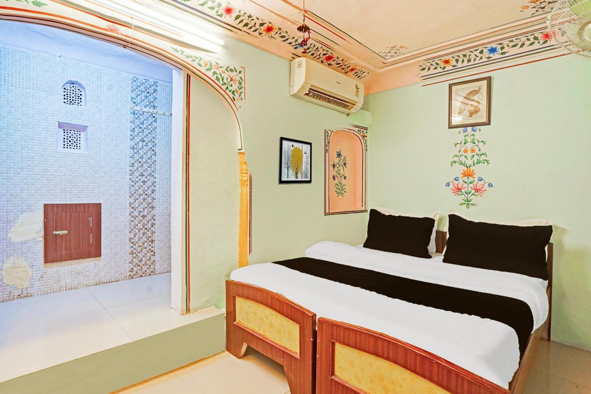 Super Collection O Ramganj Near Hawa Mahal Hotel Jaipur Exterior photo